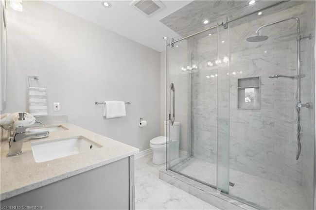 3962 Renfrew Cres, House other with 4 bedrooms, 4 bathrooms and 4 parking in Mississauga ON | Image 19