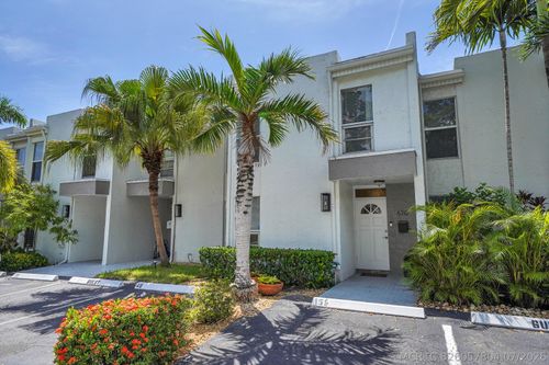 5b-670 Kensington Pl, Wilton Manors, FL, 33305-3913 | Card Image