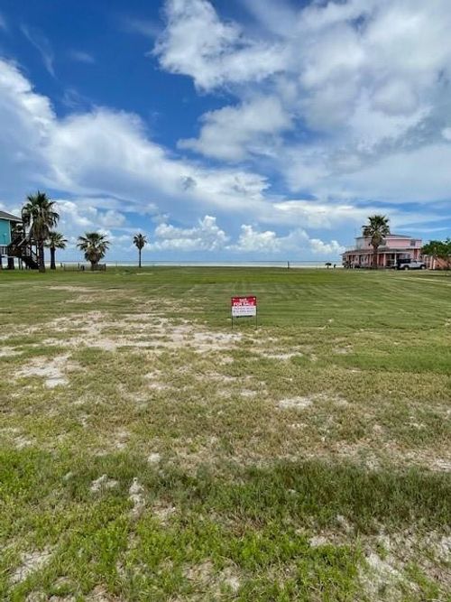 1125 N Ocean Dr, Port Lavaca, TX, 77979-5986 | Card Image