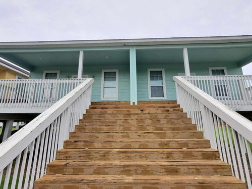 527 12th St, San Leon, TX, 77539-9774 | Card Image