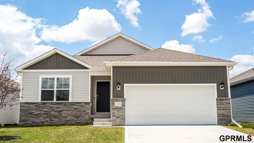 8956 N 167th St, Bennington, NE, 68007-2876 | Card Image