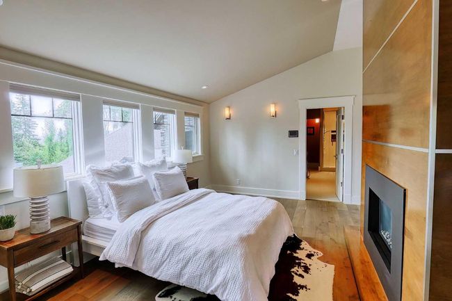 92 Hawk's Landing Dr, House other with 4 bedrooms, 4 bathrooms and null parking in Priddis AB | Image 38