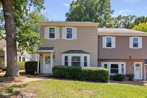 5433 Pine Top Cir, Raleigh, NC, 27612-2967 | Card Image