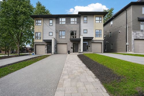 84 Clapperton St, Barrie, ON, L4M3G2 | Card Image