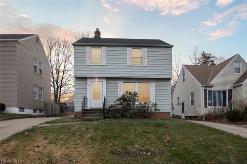 9504 S Highland Ave, Garfield Heights, OH, 44125-2375 | Card Image