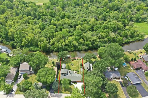 4115 Westwood Dr, Wonder Lake, IL, 60097-8807 | Card Image