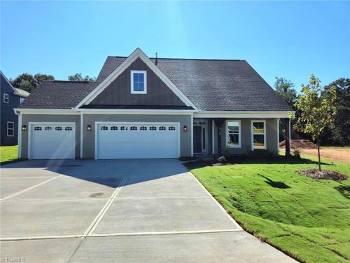 8118 Barberry Ln, Clemmons, NC, 27012 | Card Image