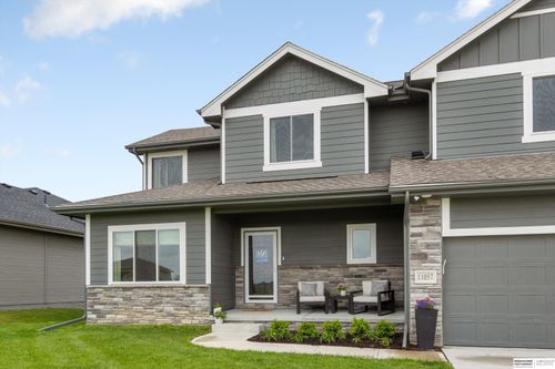 11057 N 171st St, Bennington, NE, 68007-5056 | Card Image