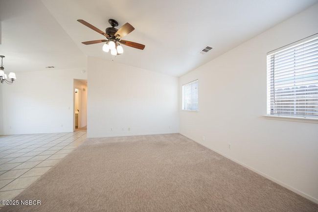 Living Room (1) | Image 6