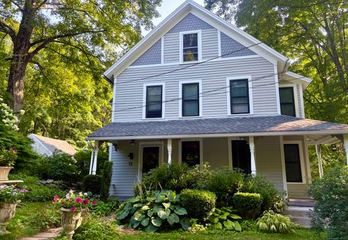 12 Spring St, Woodbury, CT, 06798-3427 | Card Image