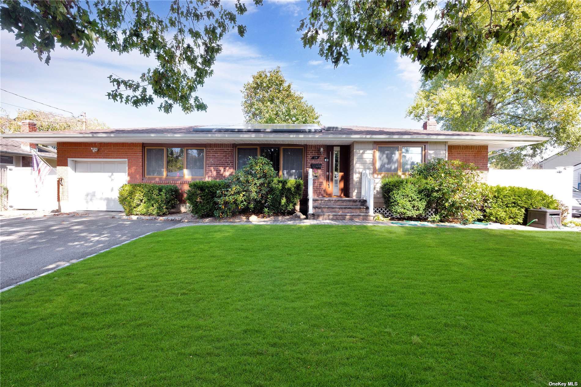 24 Grace Park Drive, For Sale in Commack Zoocasa