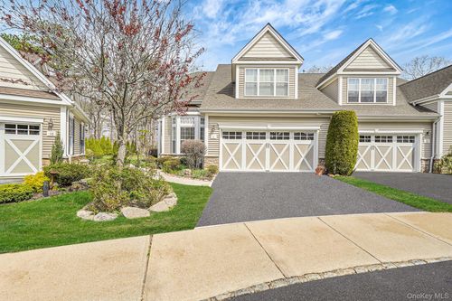 11 Ovation Pl, Eastport, NY, 11941-1614 | Card Image