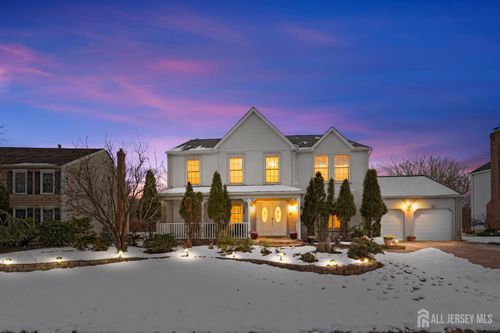 21 Crestview Dr, KENDALL PARK, NJ, 08824-1803 | Card Image