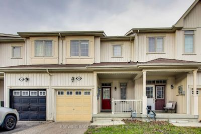 33 Pearcey Cres, House attached with 3 bedrooms, 2 bathrooms and 2 parking in Barrie ON | Image 1