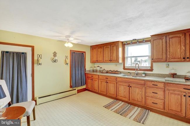 70 N Main St, House other with 3 bedrooms, 2 bathrooms and null parking in SPRING GROVE PA | Image 14