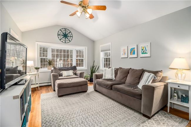 Family Room | Image 4