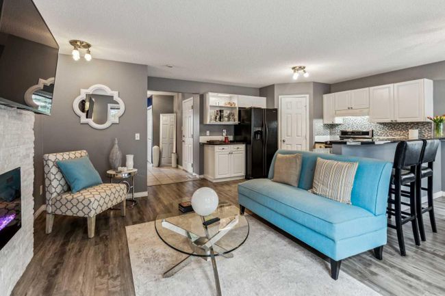 48 Hidden Creek Rise Nw, Home with 3 bedrooms, 2 bathrooms and 2 parking in Calgary AB | Image 6