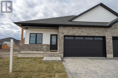 732 Anise Lane, Townhouse with 4 bedrooms, 3 bathrooms and null parking in Sarnia ON | Image 1