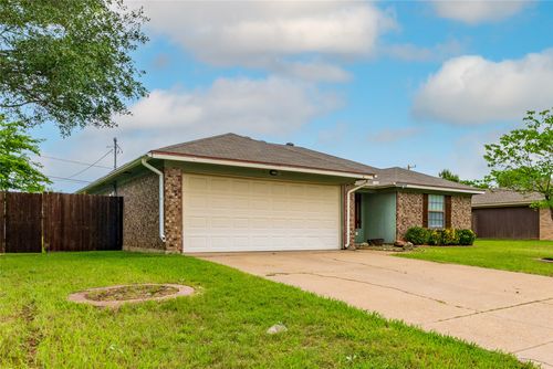 937 Springhill Dr, Burleson, TX, 76028-6226 | Card Image