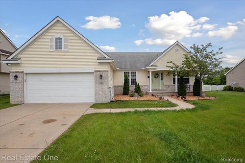 920 Plum Grove Dr, Monroe, MI, 48161-9672 | Card Image