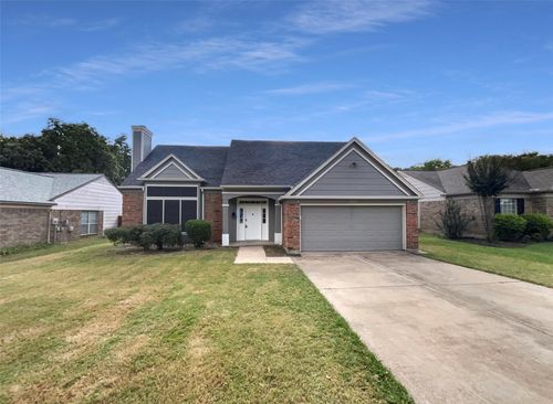 6840 N Park Dr, North Richland Hills, TX, 76182-7668 | Card Image