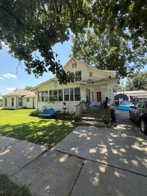 513 Niagara St, Burlington, KS, 66839-1742 | Card Image