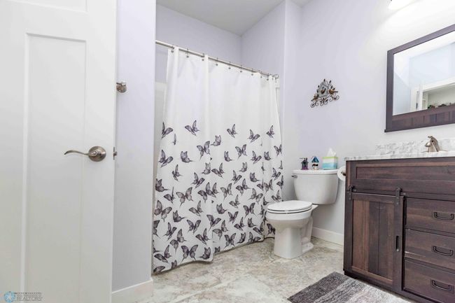 Main Floor Bathroom | Image 8