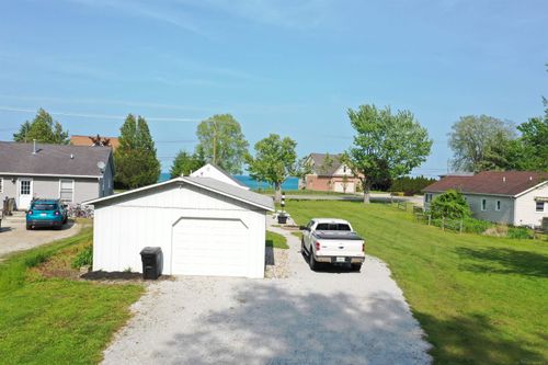 6625 Lakeshore Rd, Burtchville, MI, 48059-2214 | Card Image