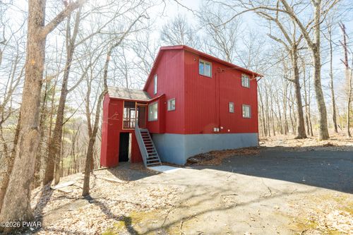 5231 Woodbridge Dr E, Bushkill, PA, 18324-6957 | Card Image