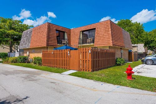 279 Arabian Rd, Palm Springs, FL, 33461-2163 | Card Image