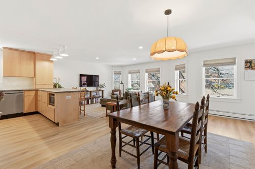 11-205 Vaughan Street, Portland, ME, 04102 | Card Image
