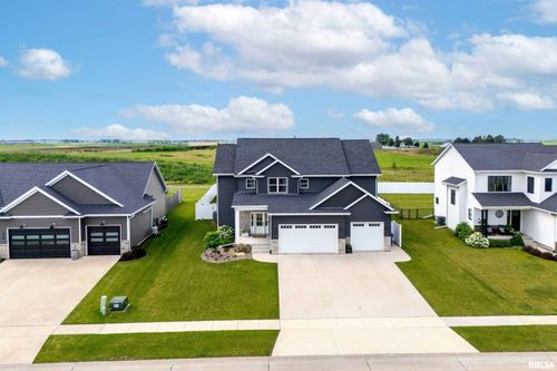 385 W Torrey Pines Dr, Eldridge, IA, 52748-1357 | Card Image