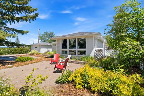 4132 50 Ave, Innisfail, AB, T4G1J3 | Card Image