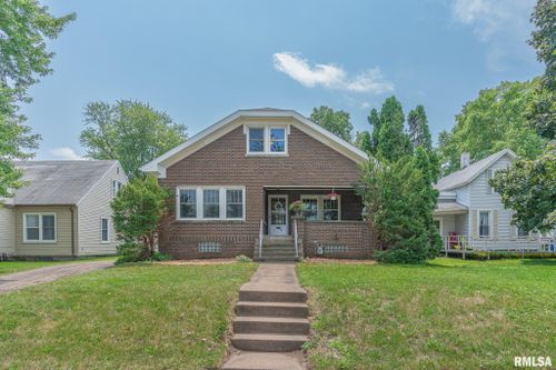 2127 W Locust Street, Davenport, IA, 52804 | Card Image