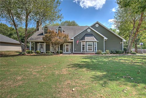 1844 N Buckley Dr, Fayetteville, AR, 72701-3052 | Card Image