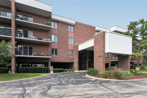202-6585 Main St, Downers Grove, IL, 60516-2859 | Card Image