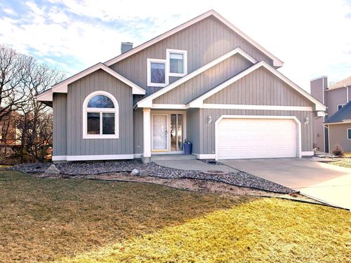 2235 Baihly Hills Drive Sw, Rochester, MN, 55902 | Card Image