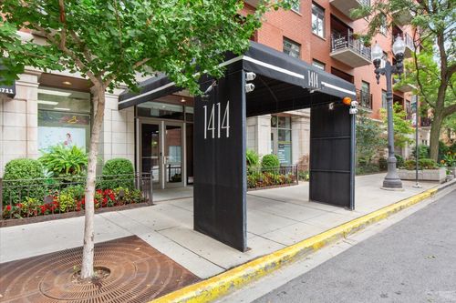409-1414 N Wells St, Chicago, IL, 60610-1389 | Card Image