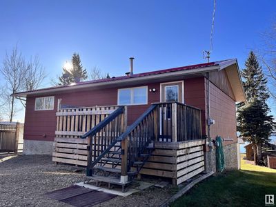 720 Willow Dr, House other with 3 bedrooms, 2 bathrooms and null parking in Sunset Beach AB | Image 2