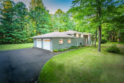 388 Mountain Rd, Cobden, ON, K0J1K0 | Card Image