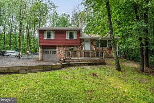8 Spring Hill Ln, Burlington, NJ, 08016-4302 | Card Image