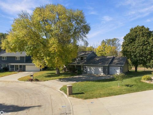 8 Quarry Rd, Mason City, IA, 50401 | Card Image