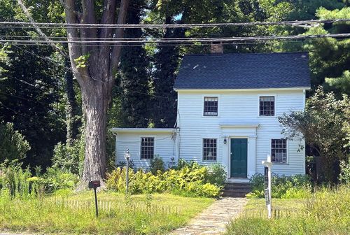 78 Main St, Newtown, CT, 06470-2128 | Card Image