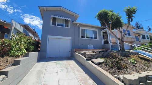 2124 12th Ave, Oakland, CA, 94606 | Card Image