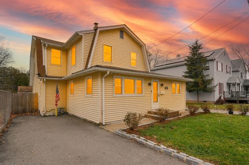 32 Grove St, Wanaque, NJ, 07465-1922 | Card Image