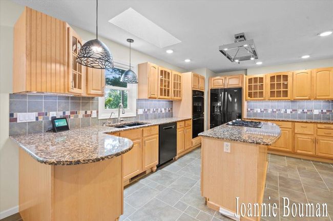 10466 Riverview Dr, House other with 5 bedrooms, 4 bathrooms and null parking in Plainwell MI | Image 4