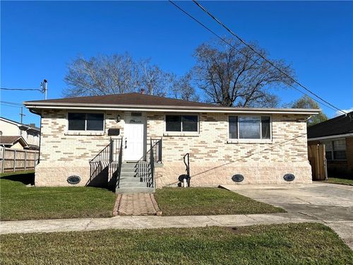 1301 Generes Dr, Harahan, LA, 70123-2116 | Card Image