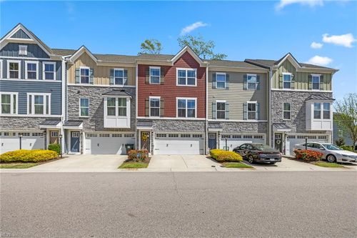 931 Centurion Cir, Chesapeake, VA, 23323-4129 | Card Image