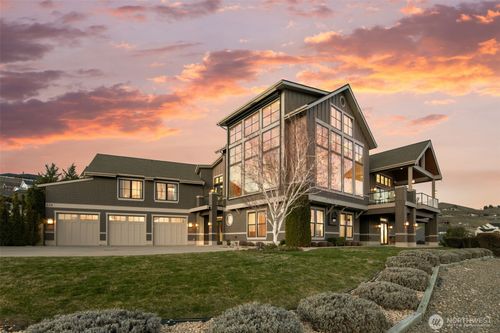 232 Crystal Dr, Chelan, WA, 98816-9588 | Card Image