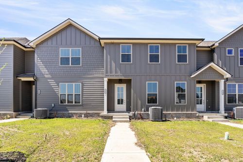121 Blackberry Ln, Georgetown, KY, 40324-9045 | Card Image